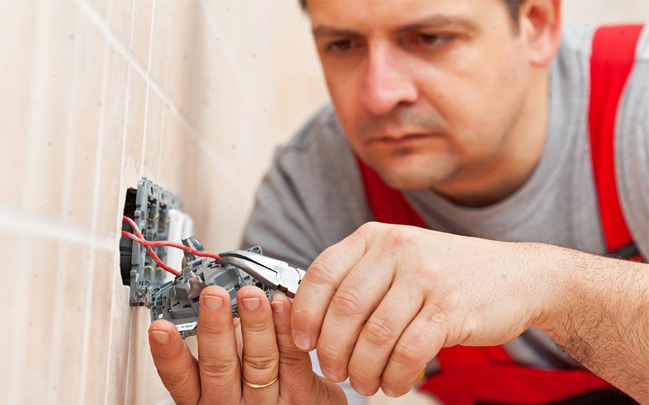 tarif travaux électricité Vaux-le-Pénil